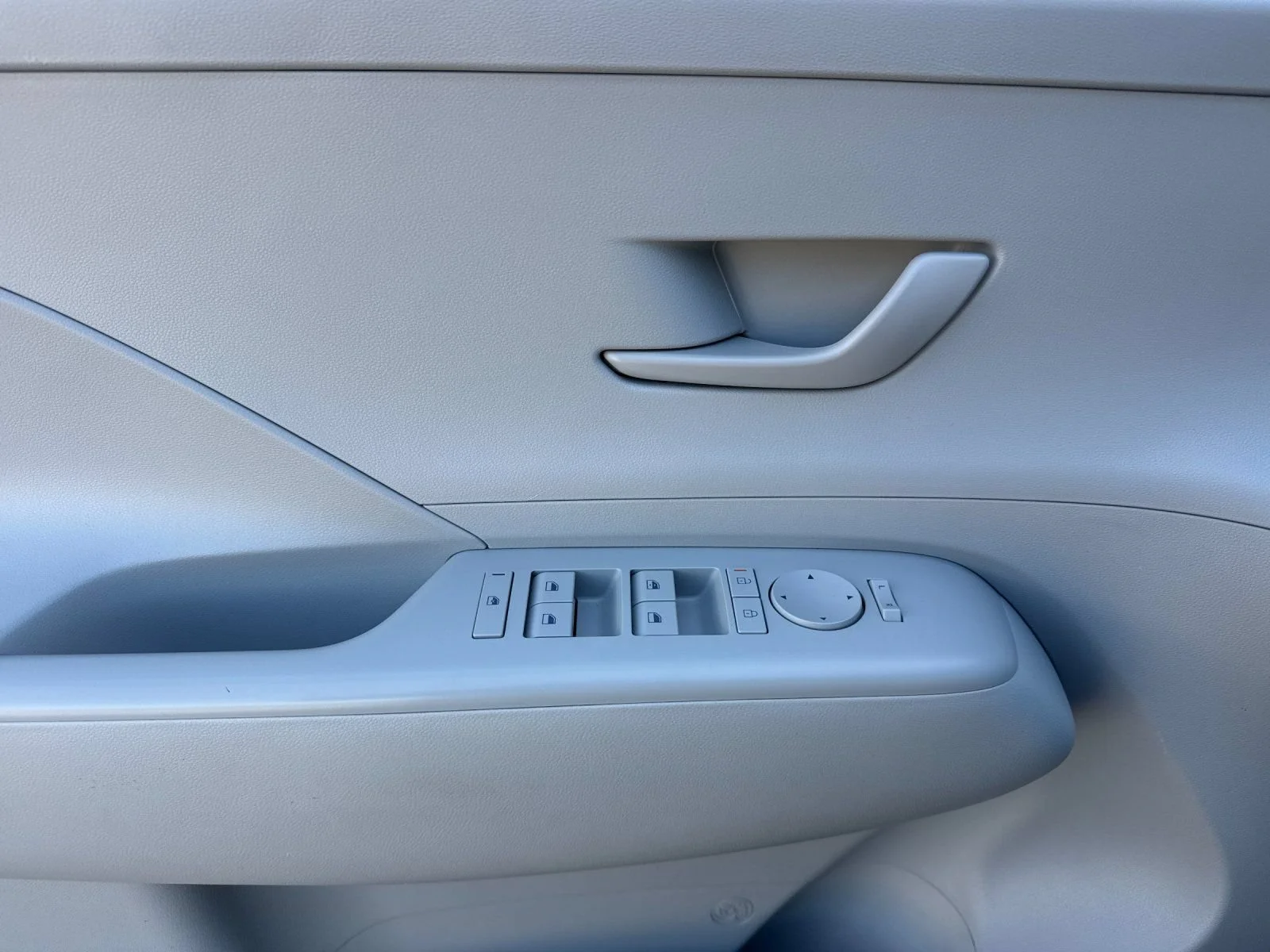 2025 Hyundai Kona SEL - Photo 10