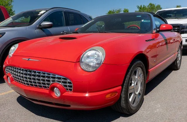 2004 Ford Thunderbird Deluxe's photo