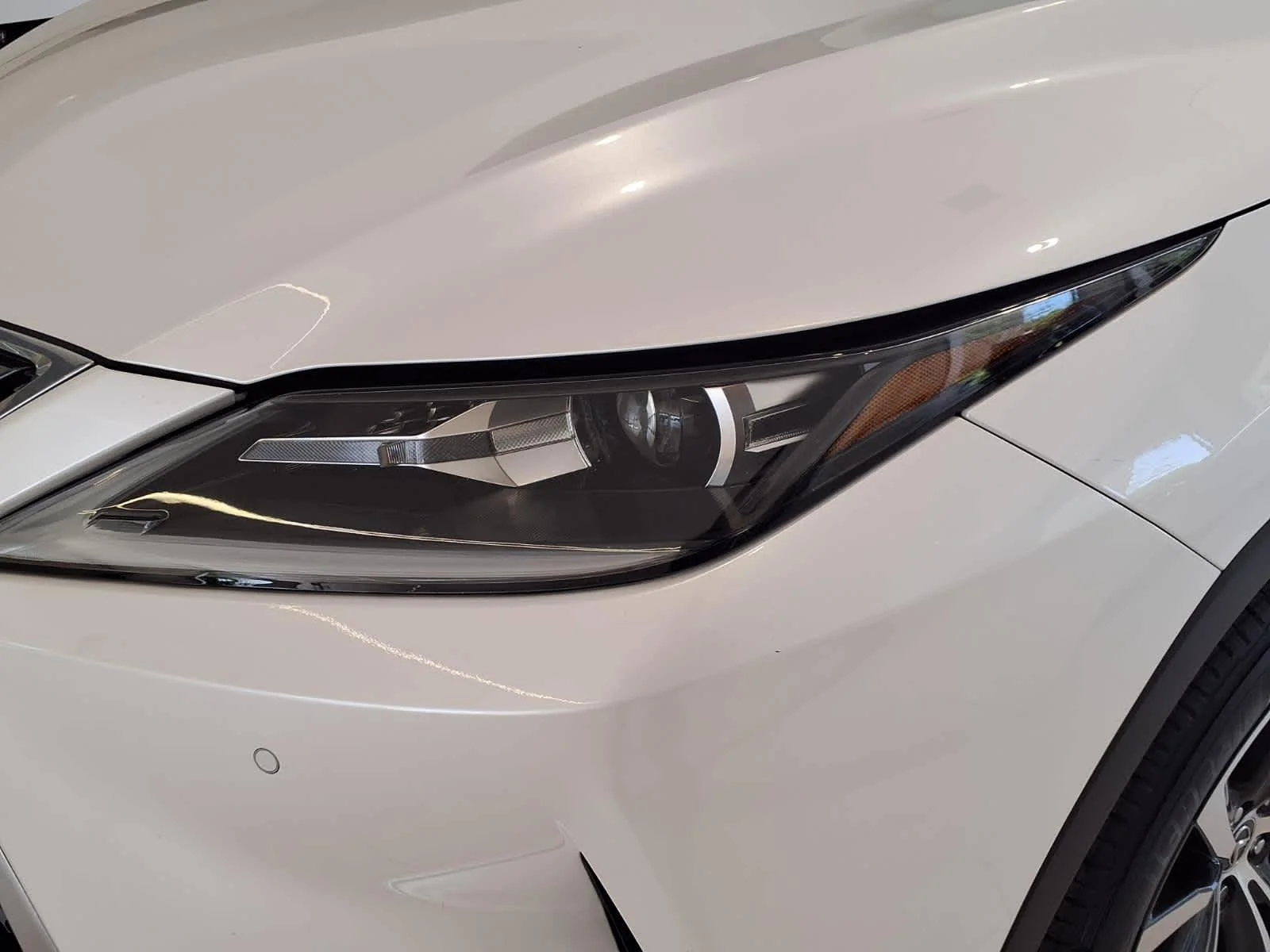 Used 2020 Eminent White Pearl Lexus  image 9