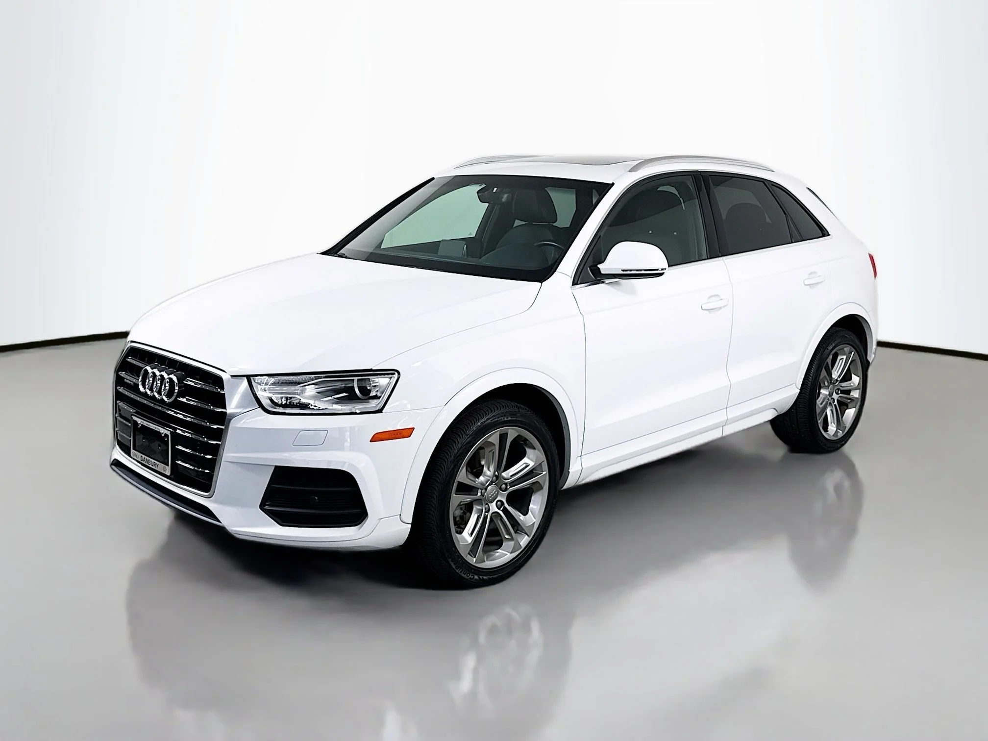 2016 Audi Q3 2.0T quattro tiptronic Premium Plus's photo