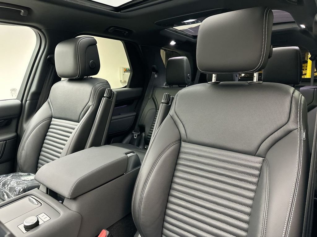 New 2026 Fuji White Land Rover S image 10