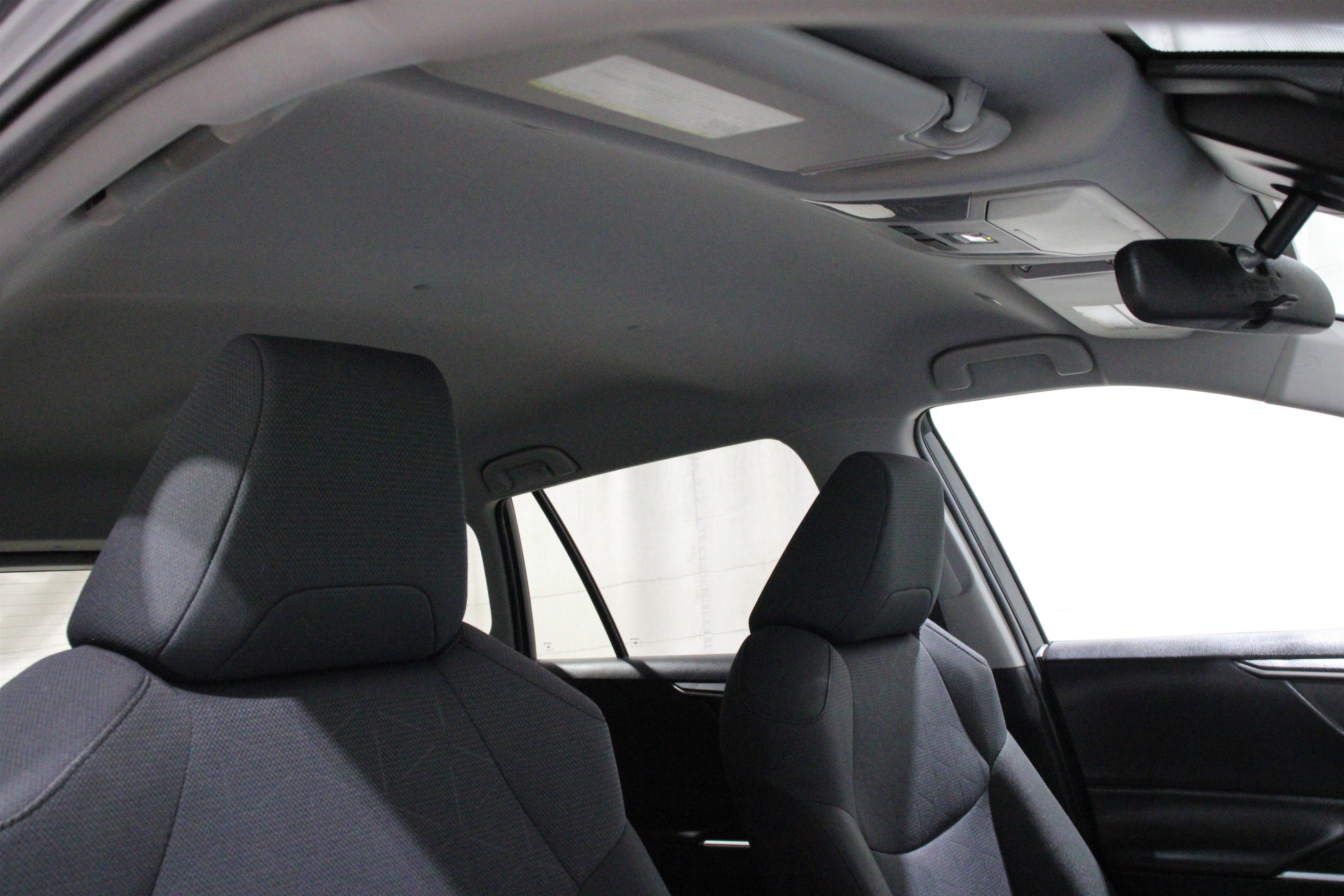 Used 2025 Magnetic Gray Metallic Toyota Hybrid XLE image 28