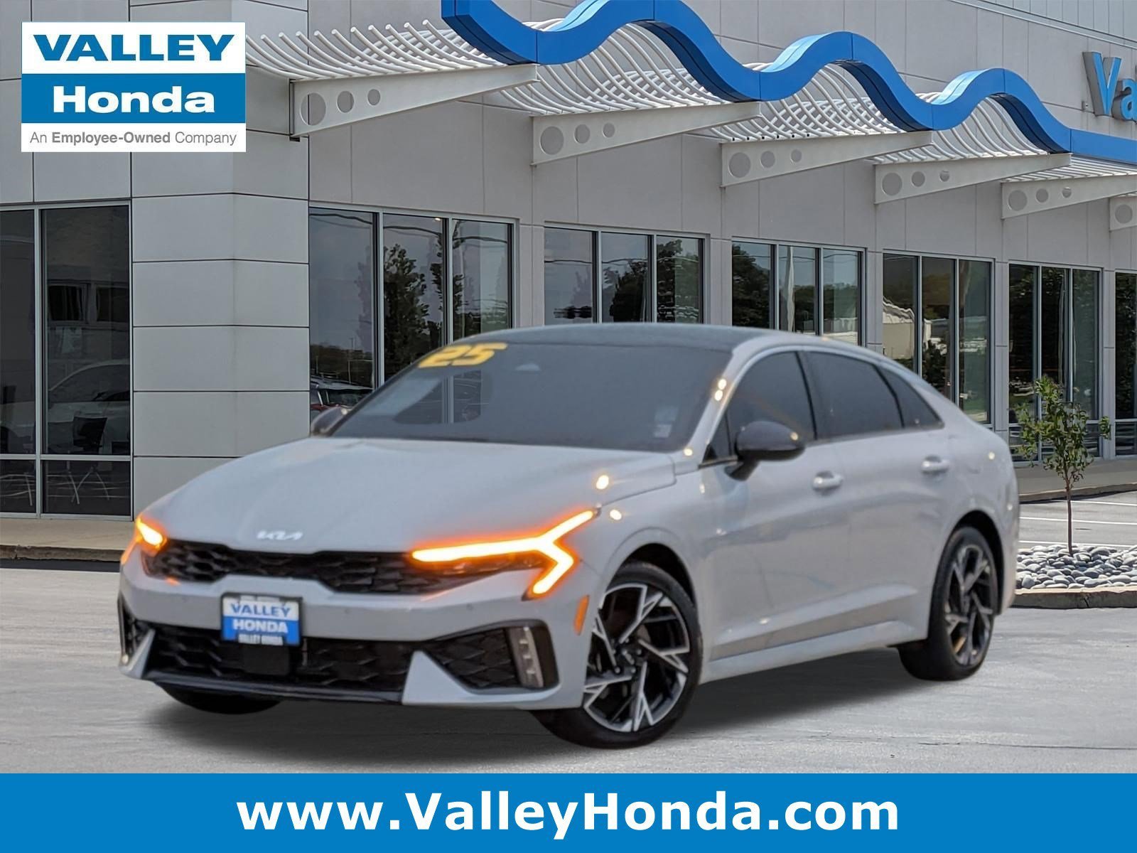 2025 Kia Optima GT-Line FWD's photo