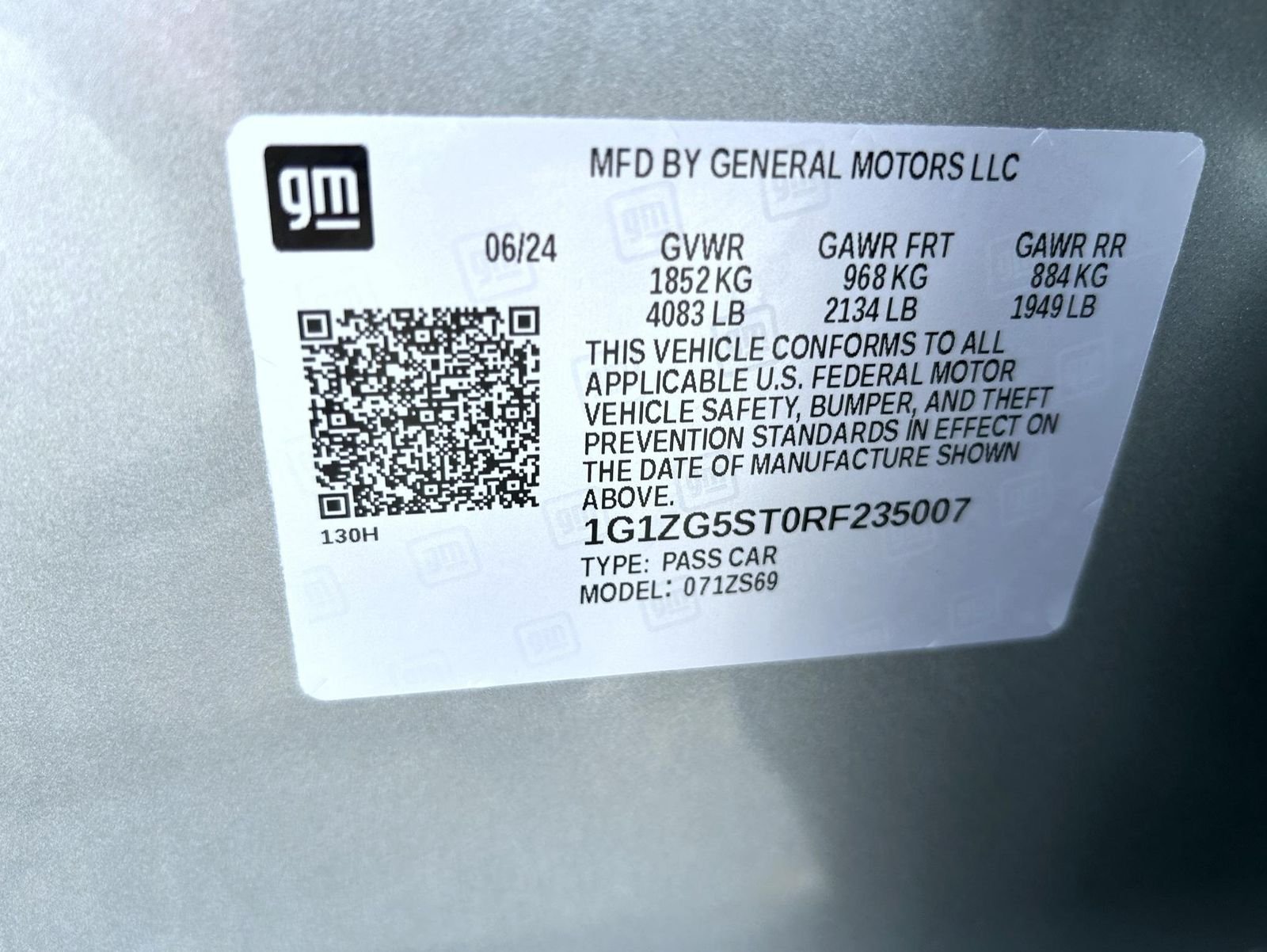 Used 2024 Gray Chevrolet RS image 25