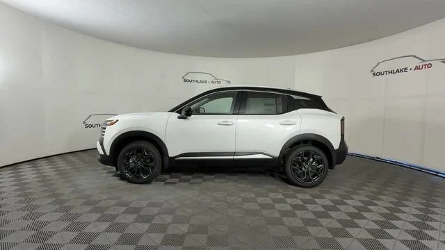 New 2026 Aspen White TriCoat / Super Black Two-tone Nissan SR image 5