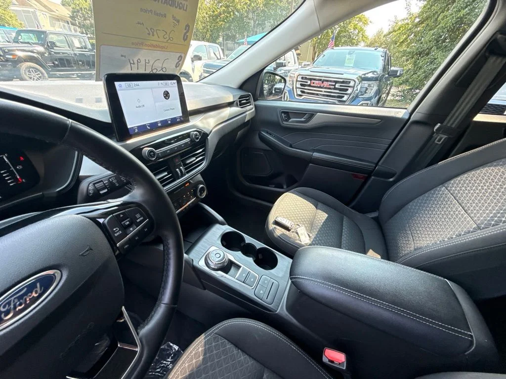 Used 2024 Gray Ford Active image 15