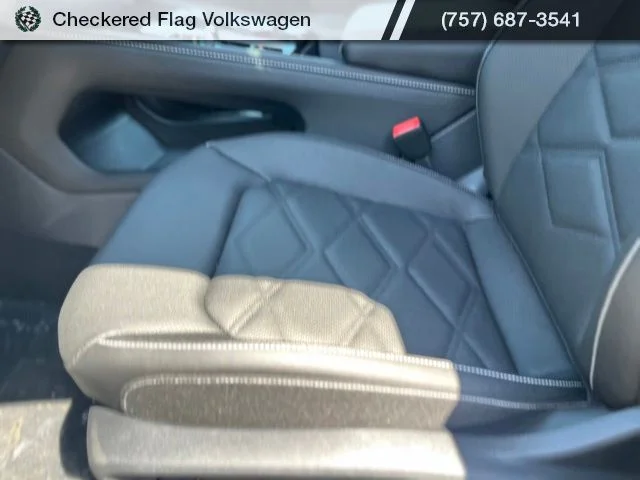 New 2026 White Volkswagen 2.0T SE w/Technology image 24