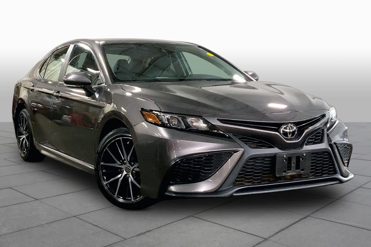 Used 2024 Predawn Gray Mica Toyota SE image 3