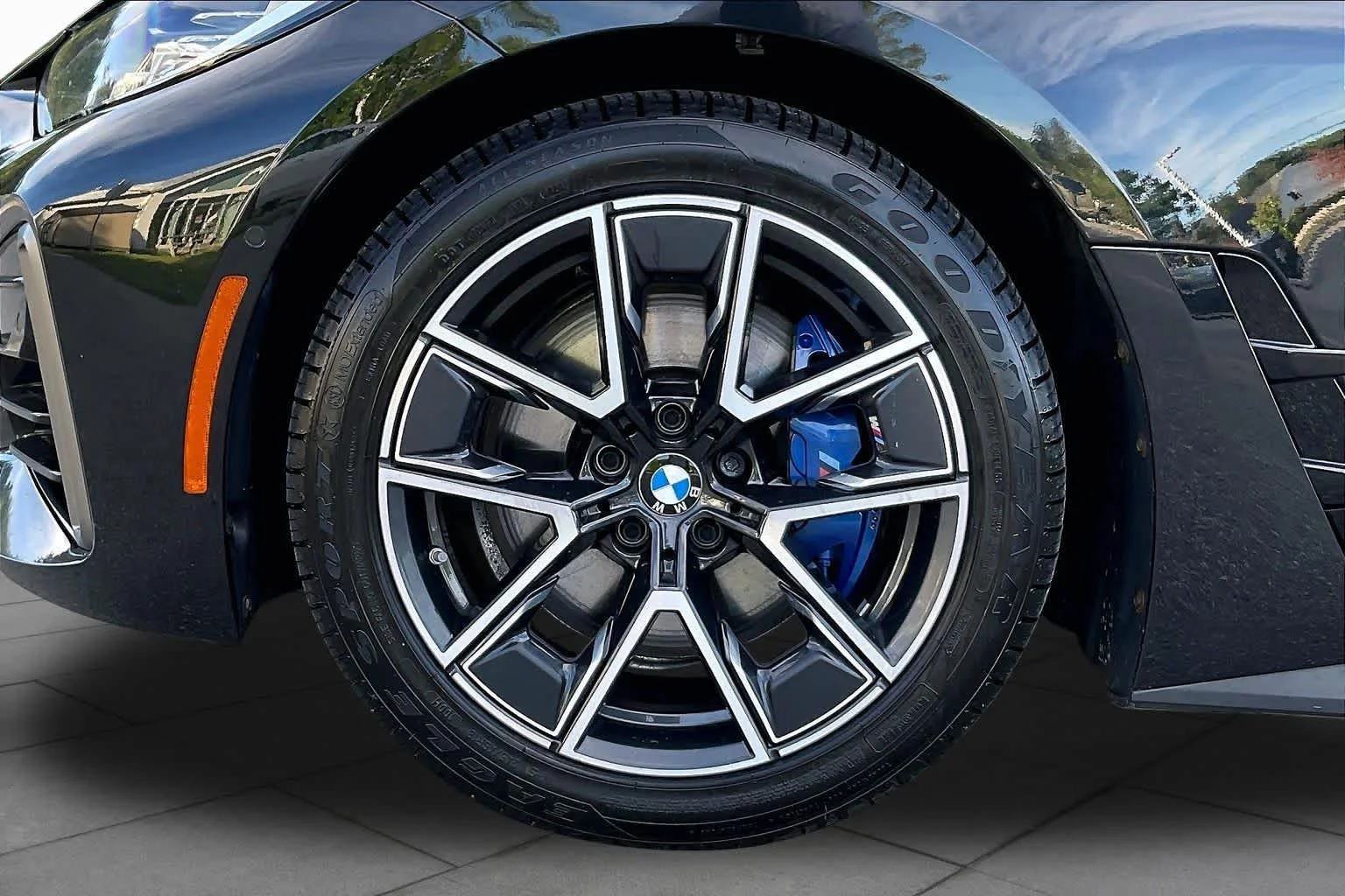 Used 2022 Black Sapphire Metallic BMW M440i xDrive image 10