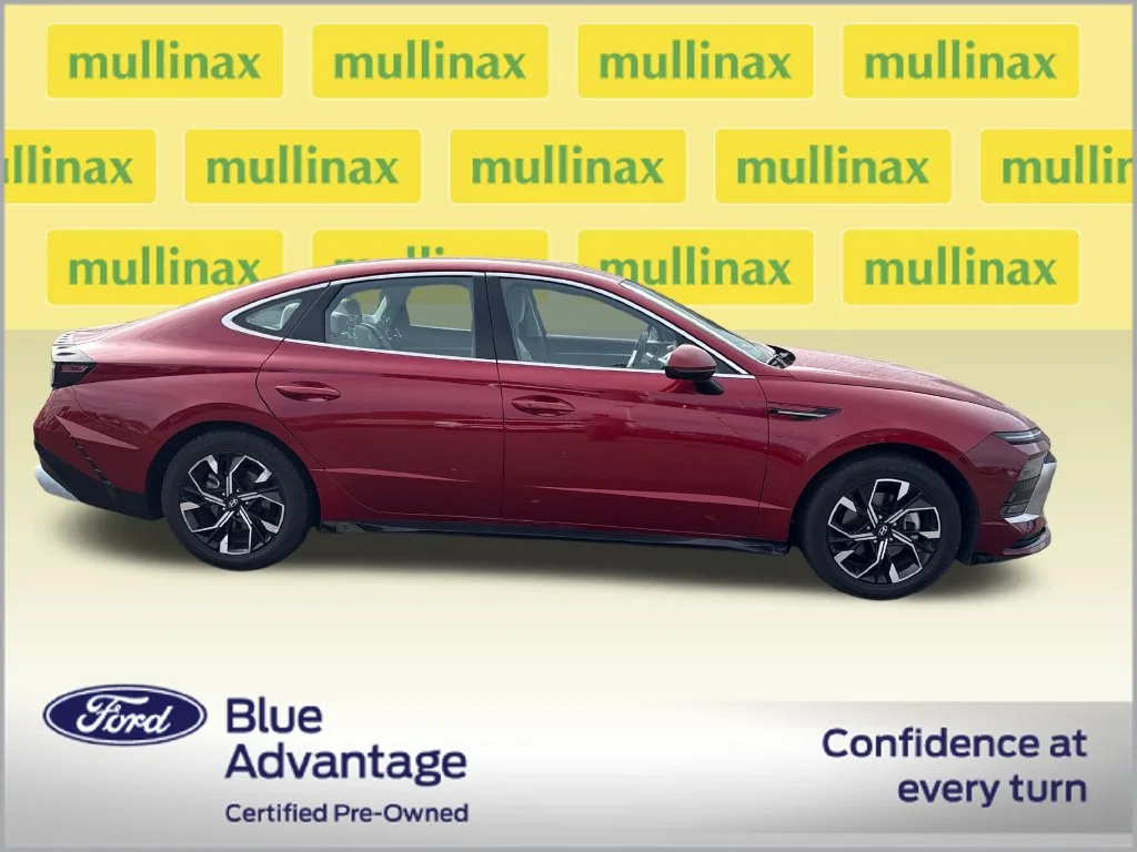 Certified Used 2025 Red Hyundai SEL image 2