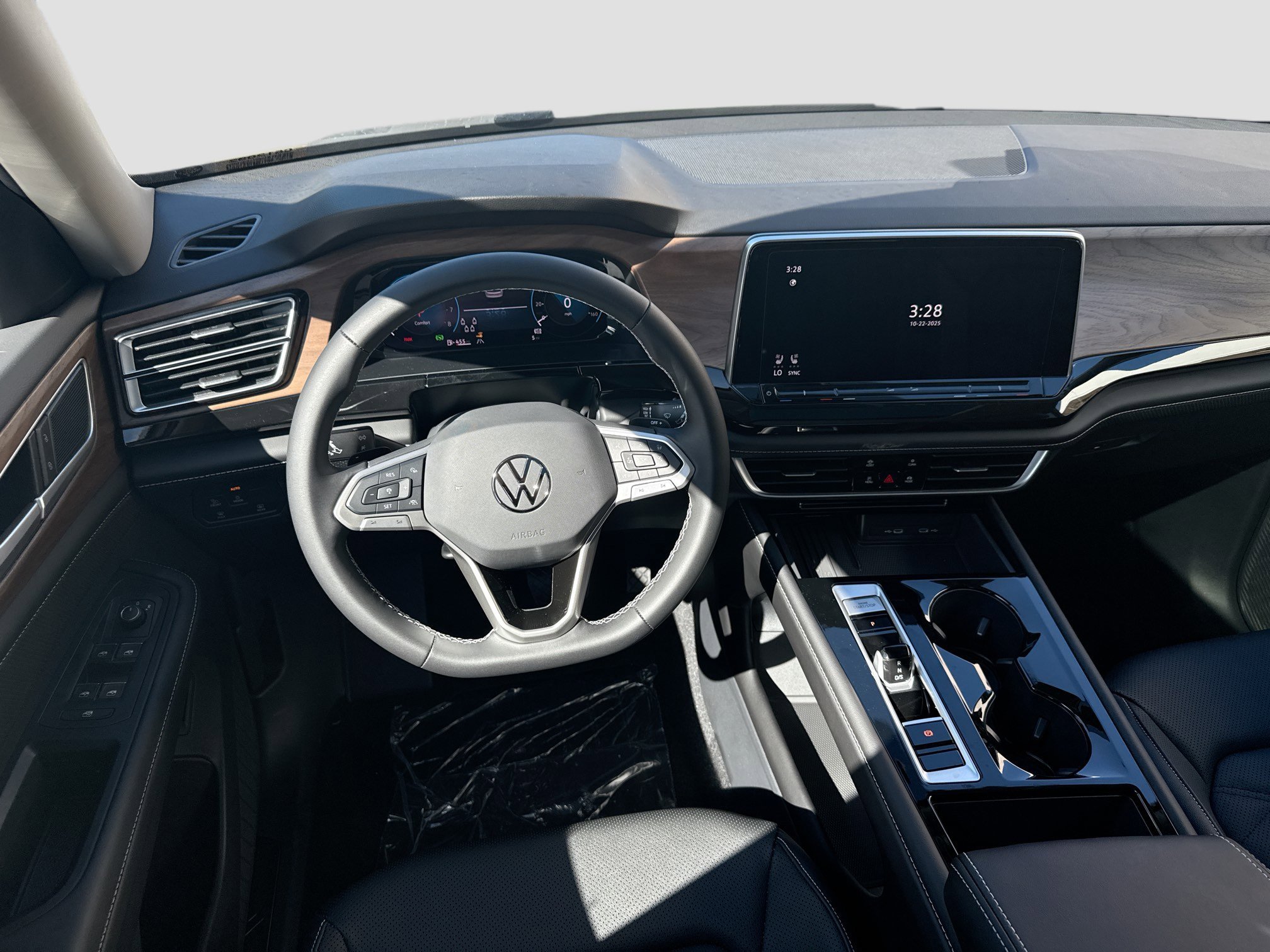 2026 Volkswagen Atlas SE w/Tech - Photo 18
