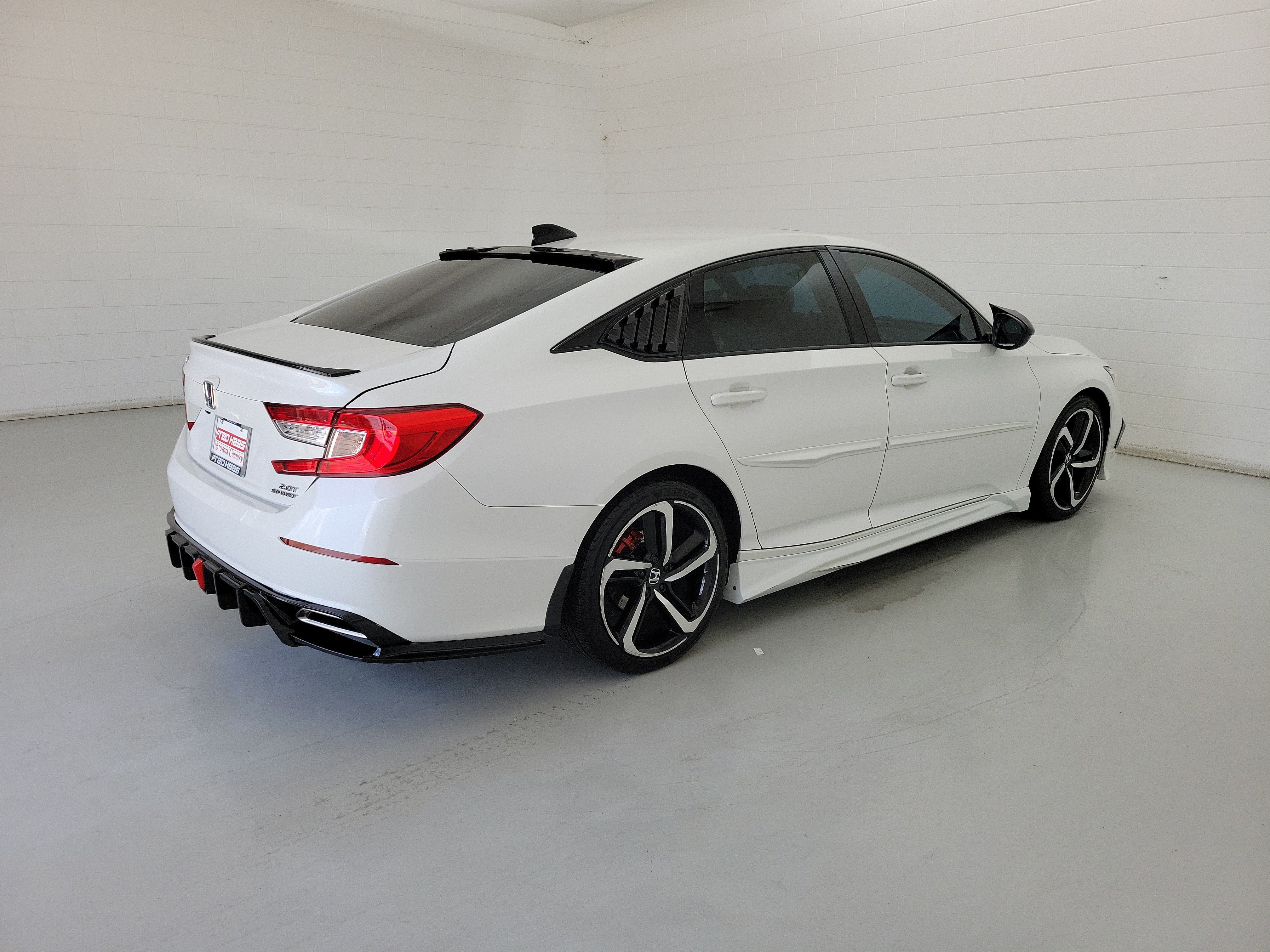 Used 2021 Platinum White Pearl Honda Sport 2.0T image 5