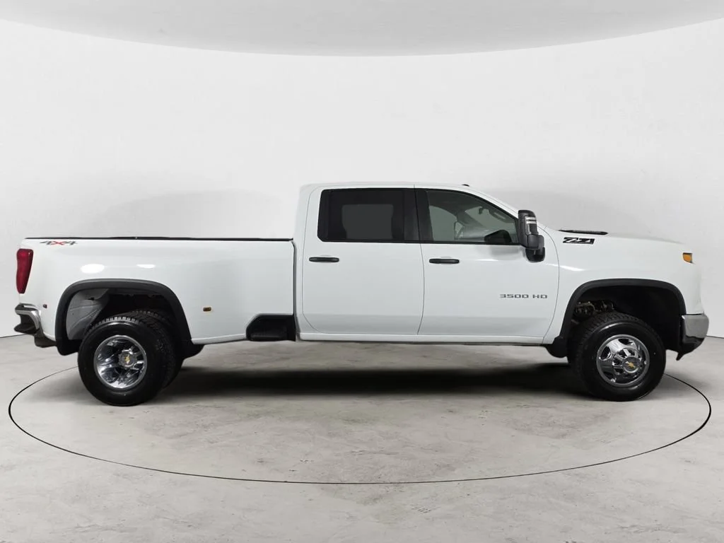 Used 2024 Summit White Chevrolet WT DRW image 7
