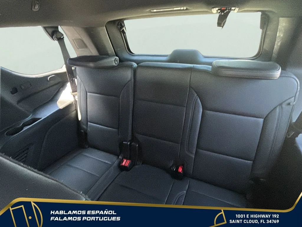 Used 2025 Summit White Chevrolet LT image 26