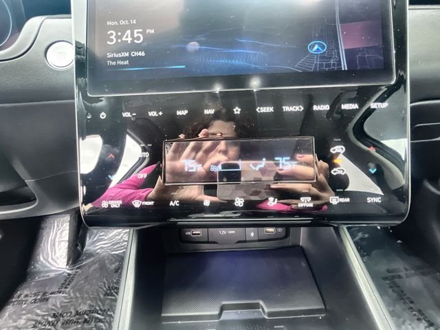 Used 2024 Blue Hyundai SEL Convenience image 18