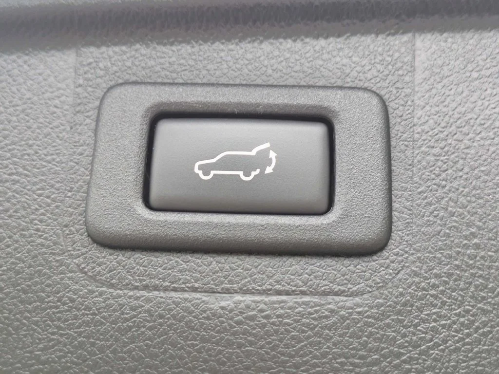 Used 2019 White Subaru 2.5i image 15