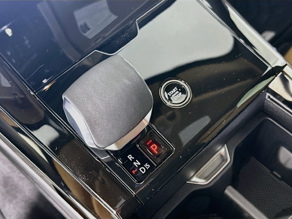 New 2027 Borasco Grey Land Rover Dynamic SE image 18