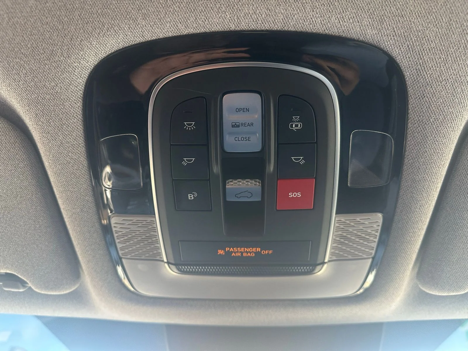 Used 2023 White Hyundai Limited image 31