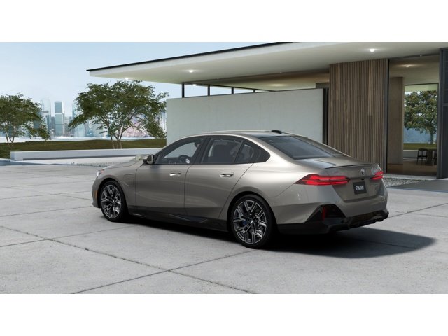 New 2027 Oxide Grey Metallic BMW 550e xDrive image 2