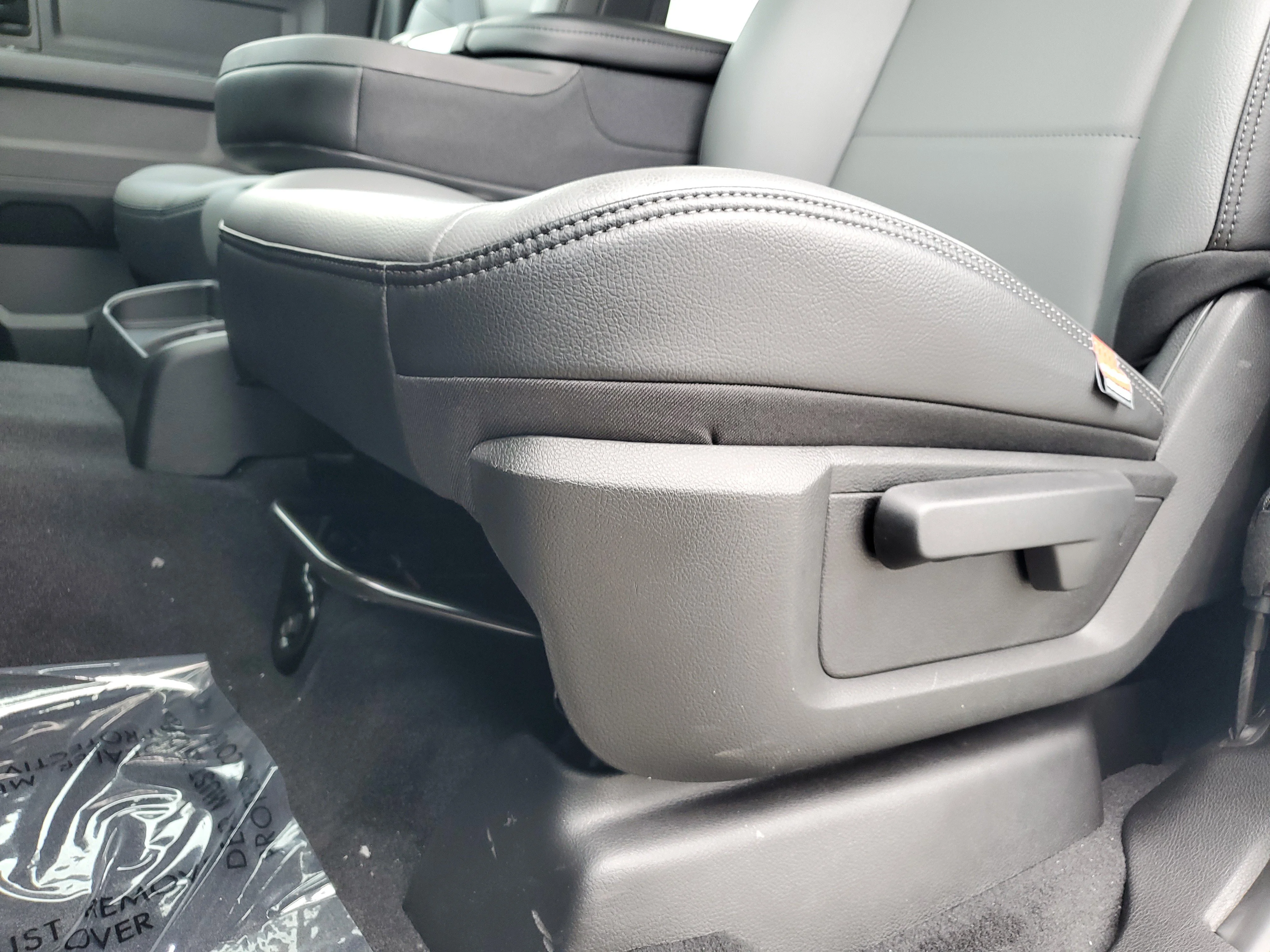 New 2026 Bright White Clear-Coat Exterior Paint RAM Tradesman image 19