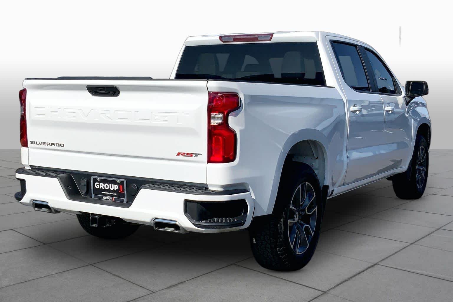 Used 2023 SUMMIT WHITE Chevrolet RST image 13