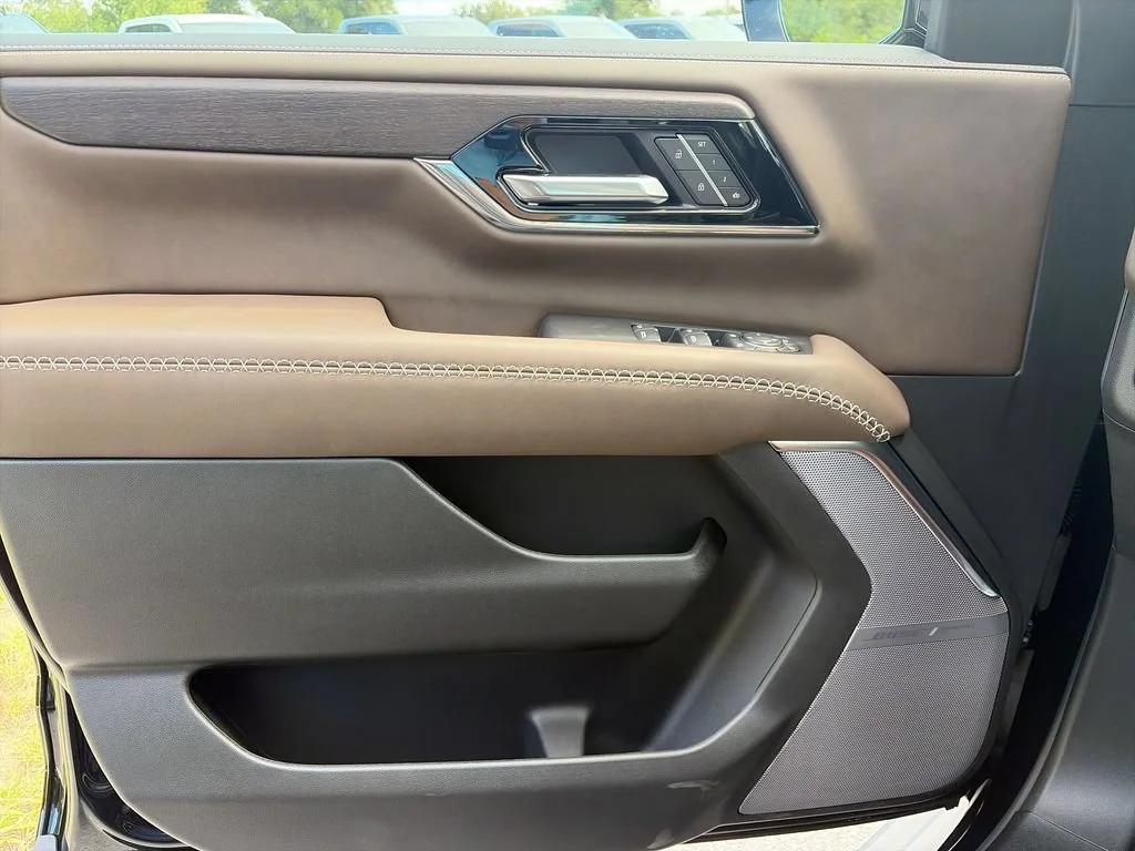 2026 GMC Yukon XL Denali Ultimate - Photo 28