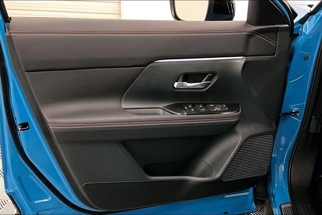 New 2025 Arctic Ice Blue Metallic/Super Black Nissan SR image 30
