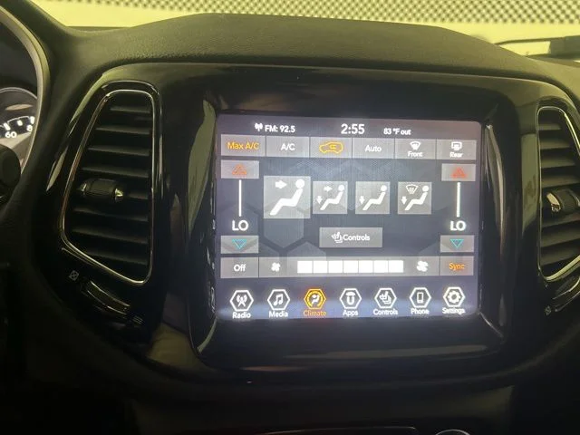 Used 2021 Sting-Gray Clearcoat Jeep Limited image 22