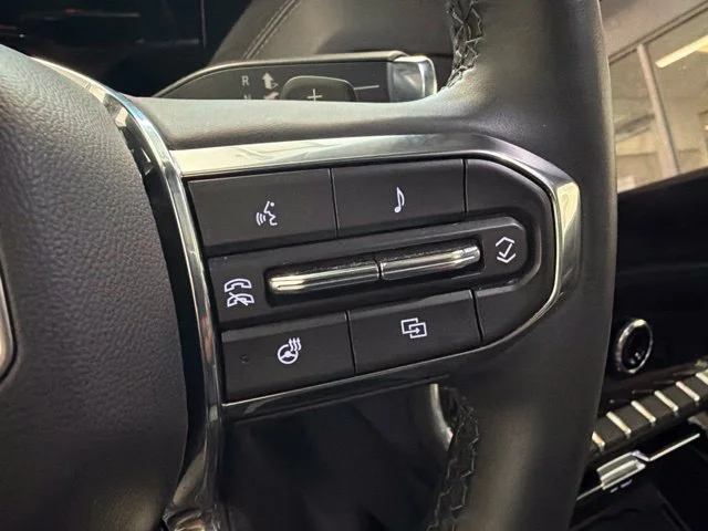 Used 2025 White GMC Denali image 41