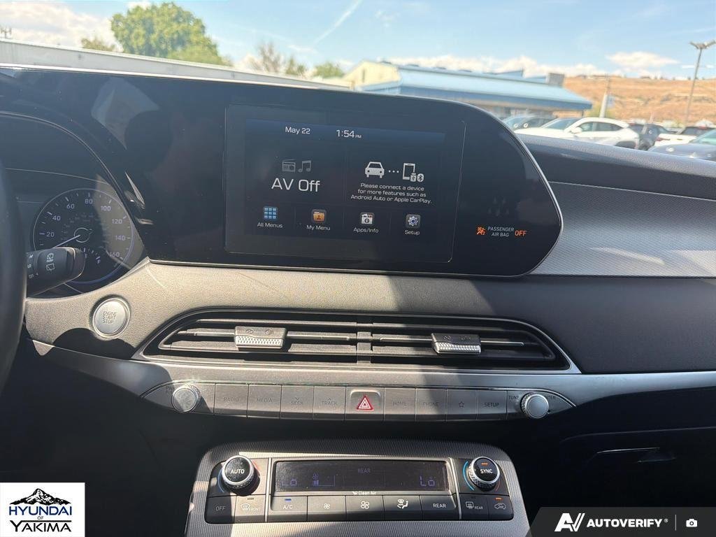 Used 2020 Hyper White Hyundai SEL image 19