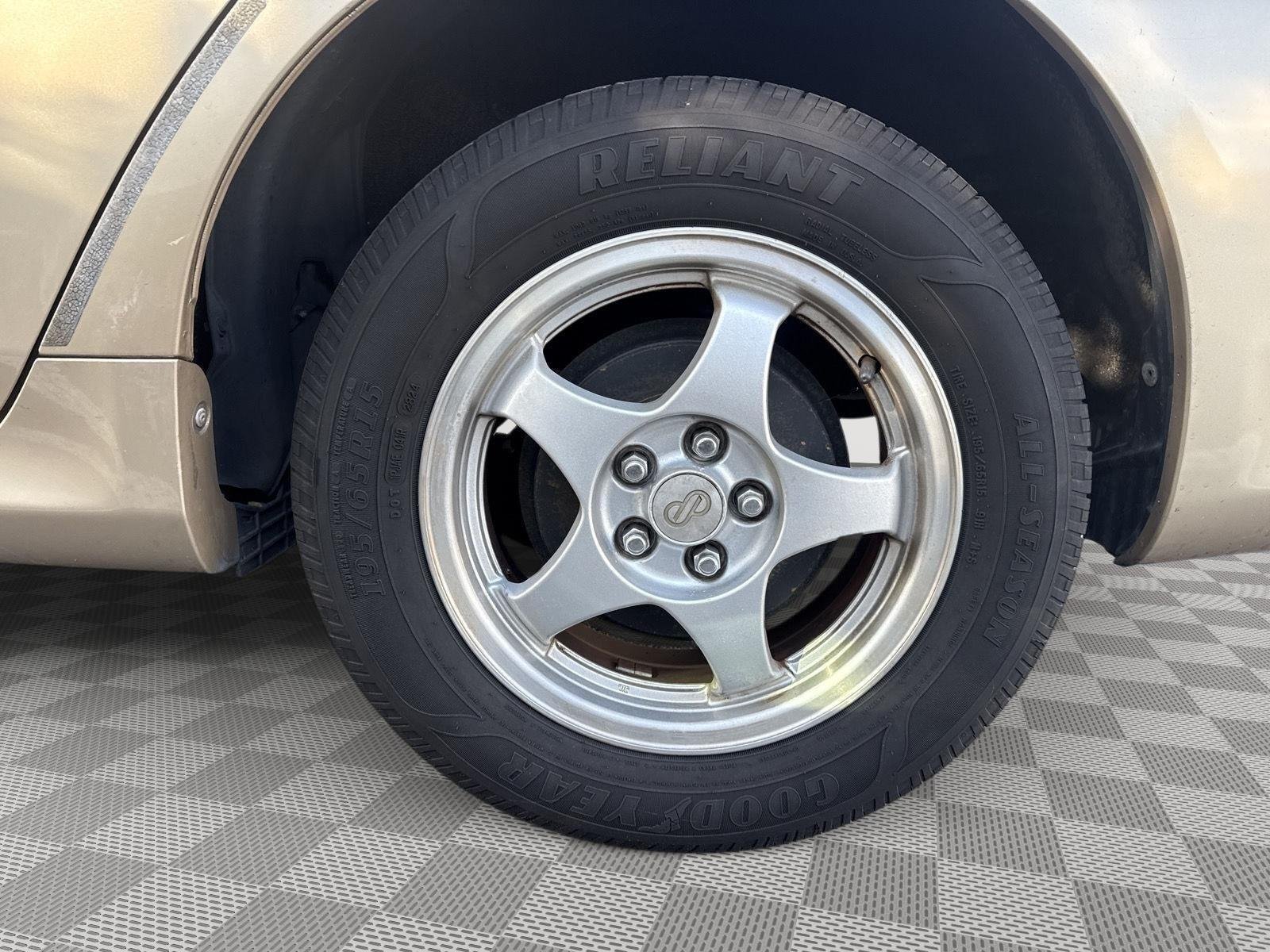Used 2011 Sandy Beach Metallic Toyota LE image 18