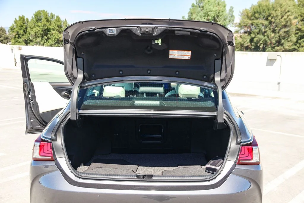 Used 2024 Gray Lexus 300h F SPORT Handling image 26