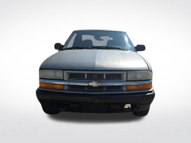 Used 1998 Chevrolet S-10 Base with VIN 1GCDT14X4W8242273 for sale in Englewood, CO