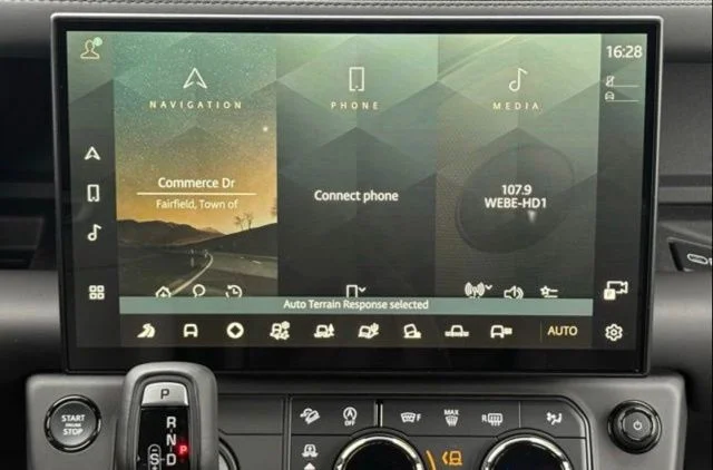 New 2026 Narvik Black Land Rover OCTA Black image 24