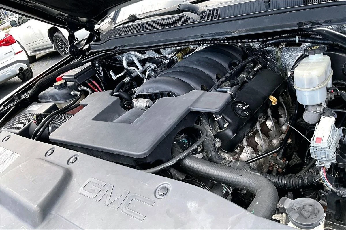 Used 2018 Black GMC Denali image 34