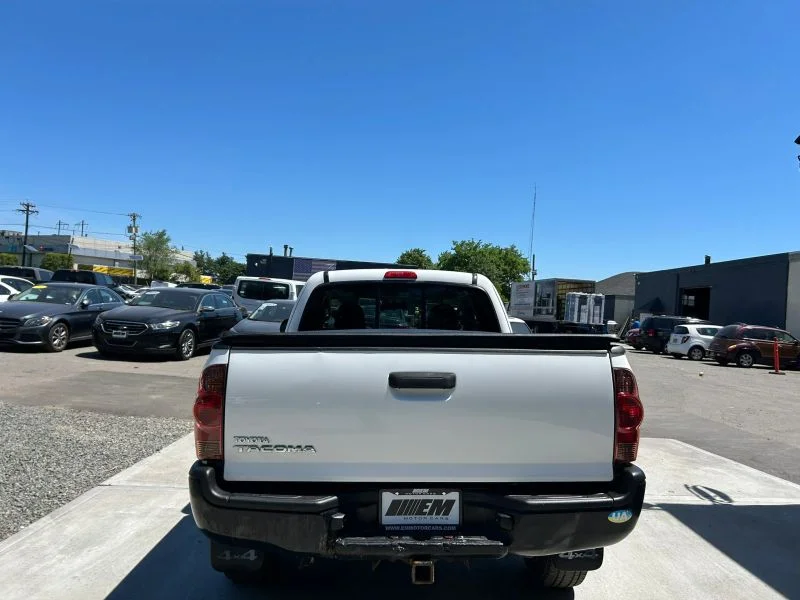 Used 2015 White Toyota Pickup 4D 6 ft image 28