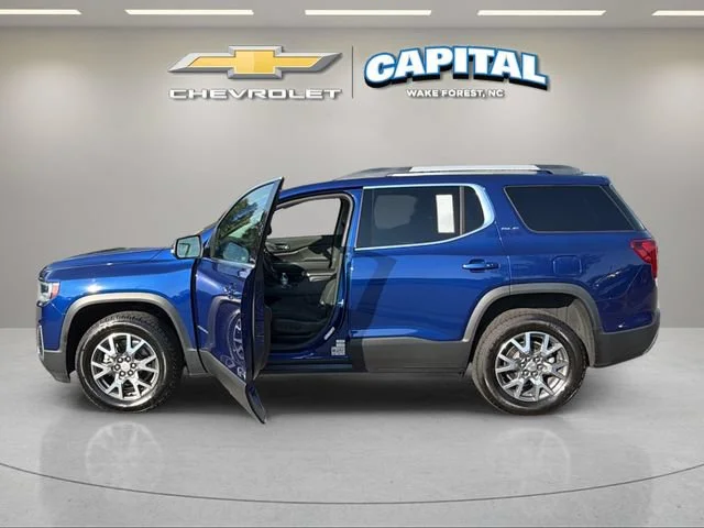 Used 2023 Ultra Blue Metallic GMC SLE image 3