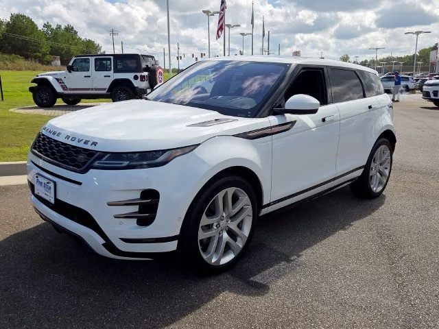 Used 2020  Land Rover R-Dynamic SE image 3