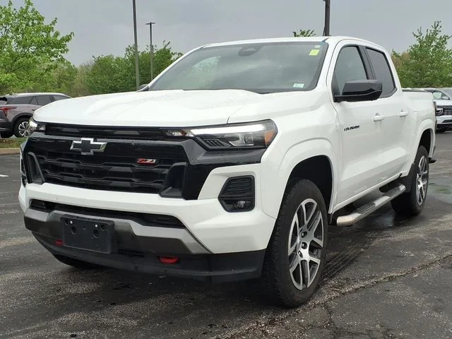 Certified Used 2024 White Chevrolet Z71 image 1