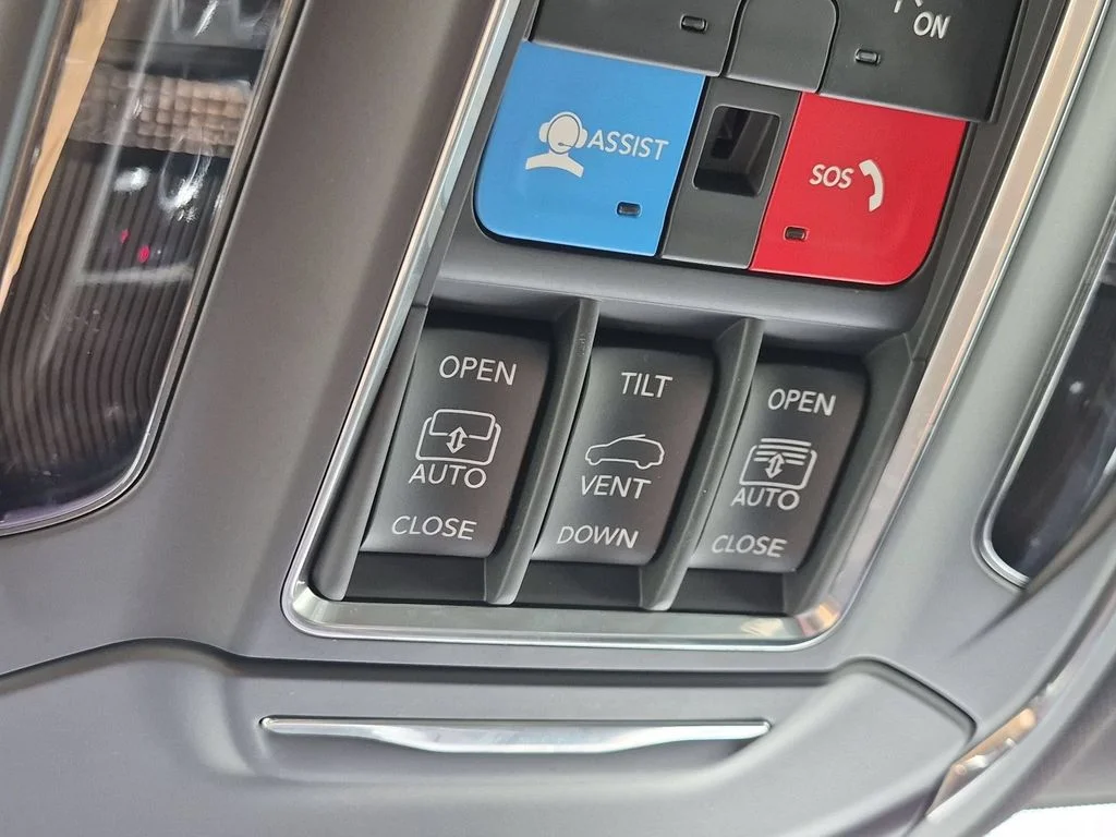 Used 2025 Silver Jeep Limited image 22