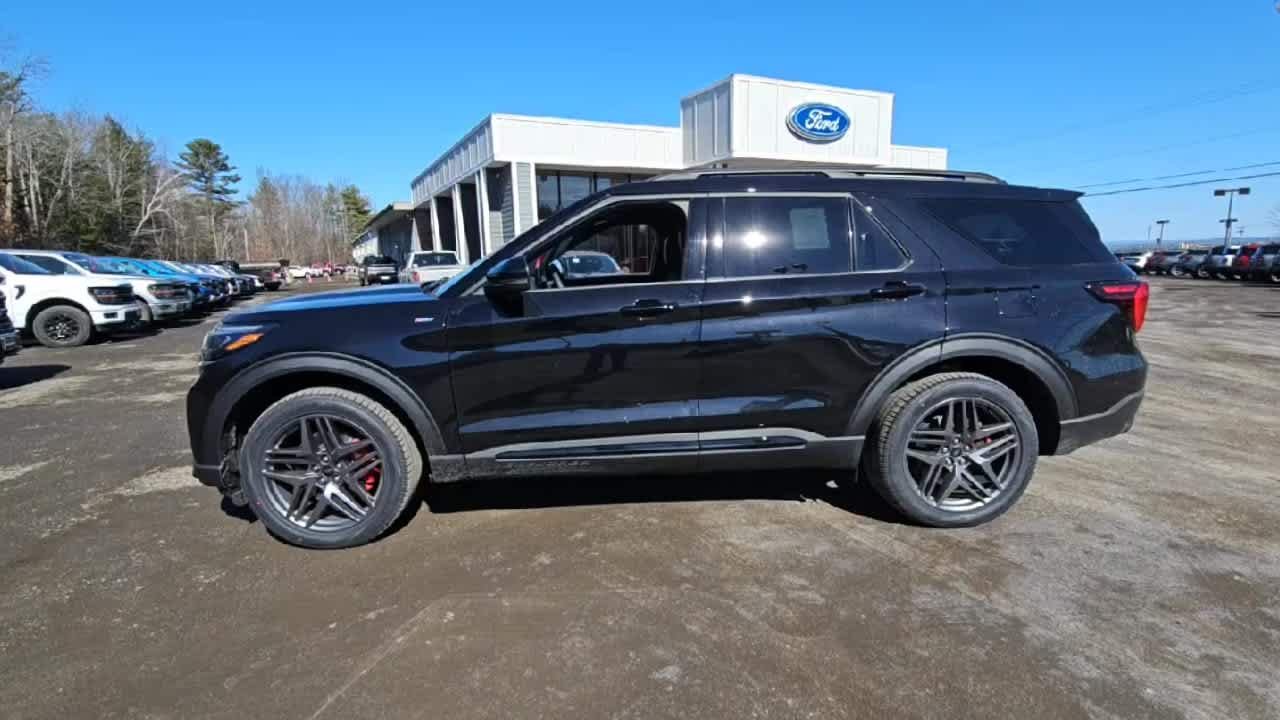 New 2026 Agate Black Metallic Ford ST-Line image 5