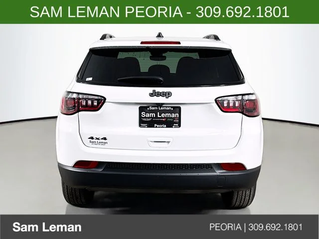 New 2026 White Jeep Latitude image 6