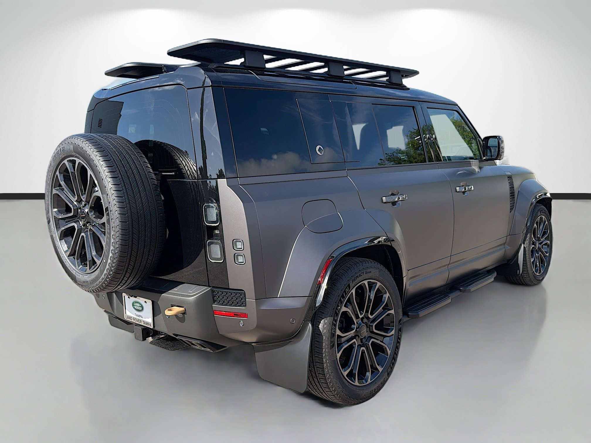 New 2026 Charente Grey Land Rover OCTA image 5