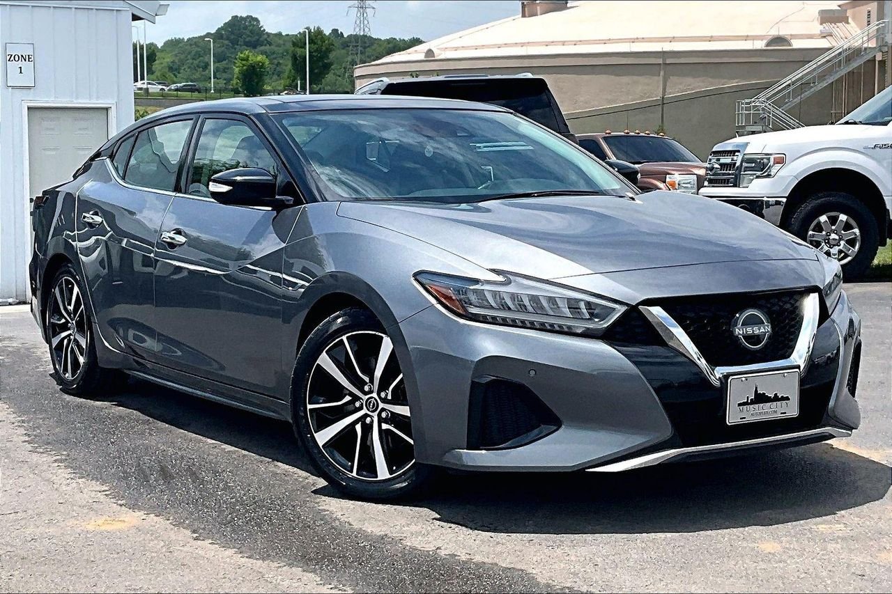 Used 2023 Gun Metallic Nissan SL image 37