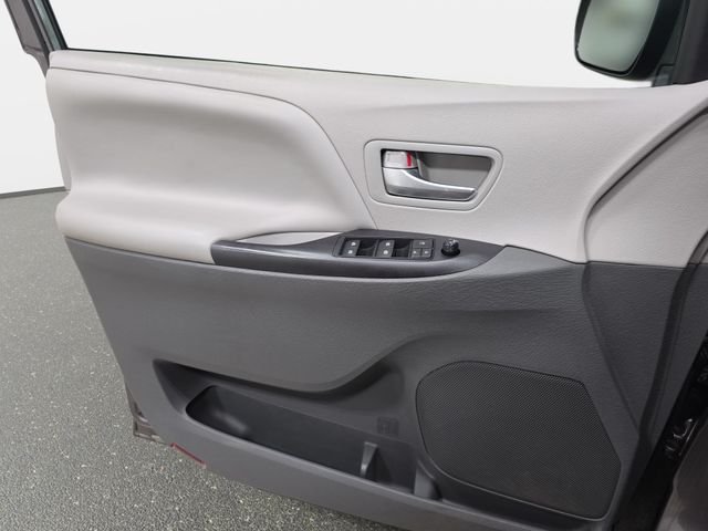 Used 2016 Gray Toyota LE image 27