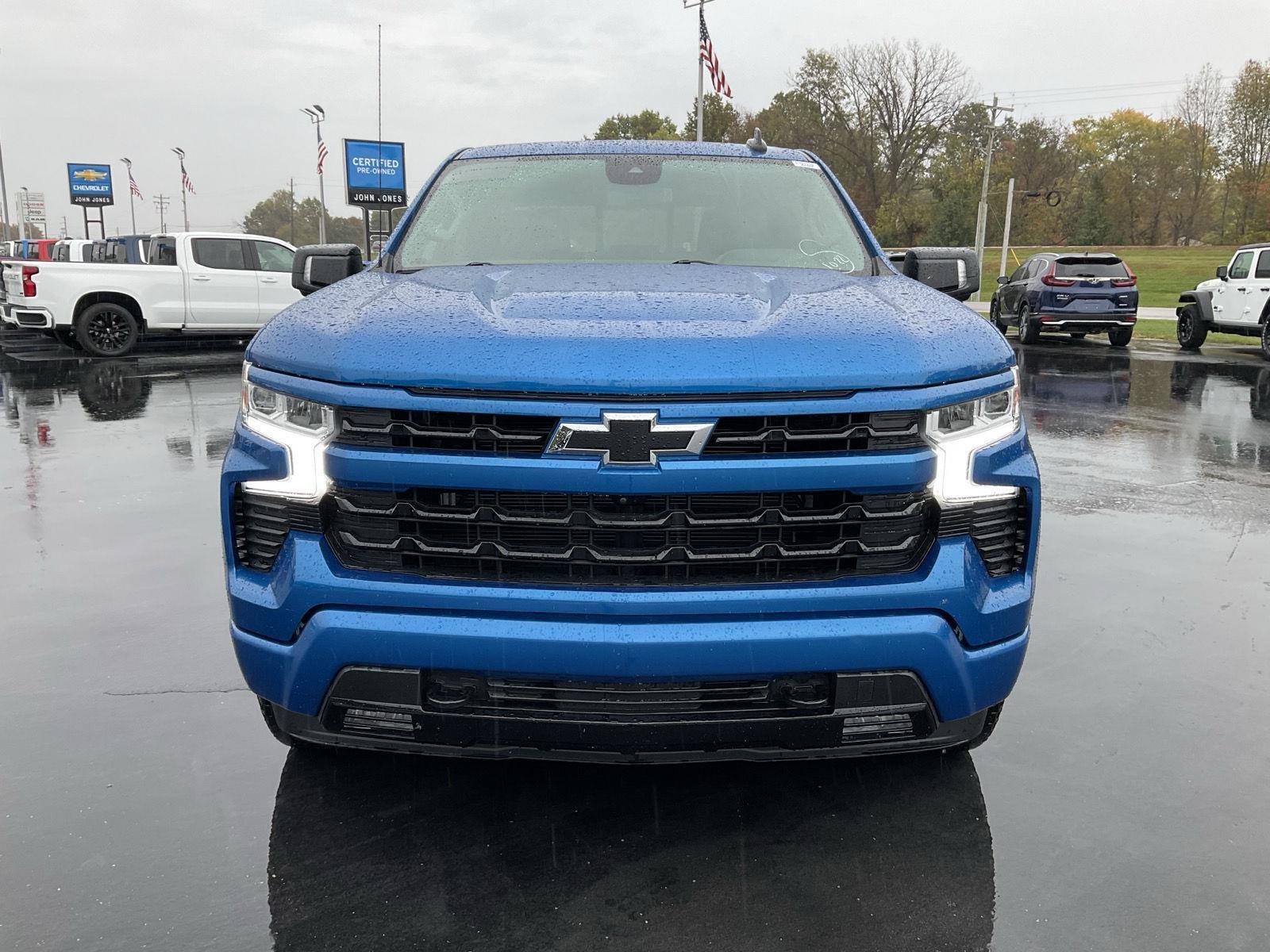 2022 Chevrolet Silverado 1500 RST photo 2