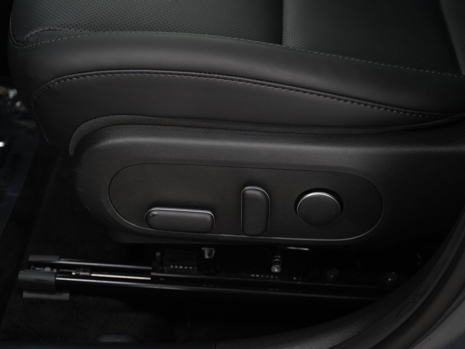2025 Hyundai Kona Limited - Photo 23