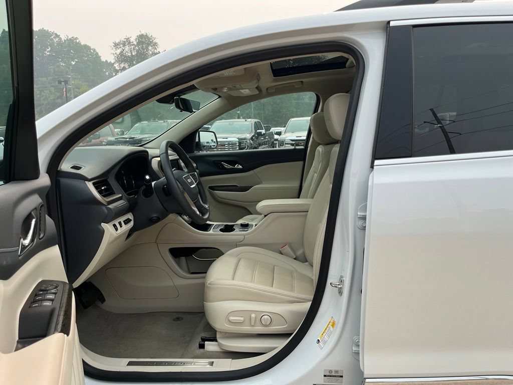 Used 2023 White Frost Tricoat GMC Denali image 19