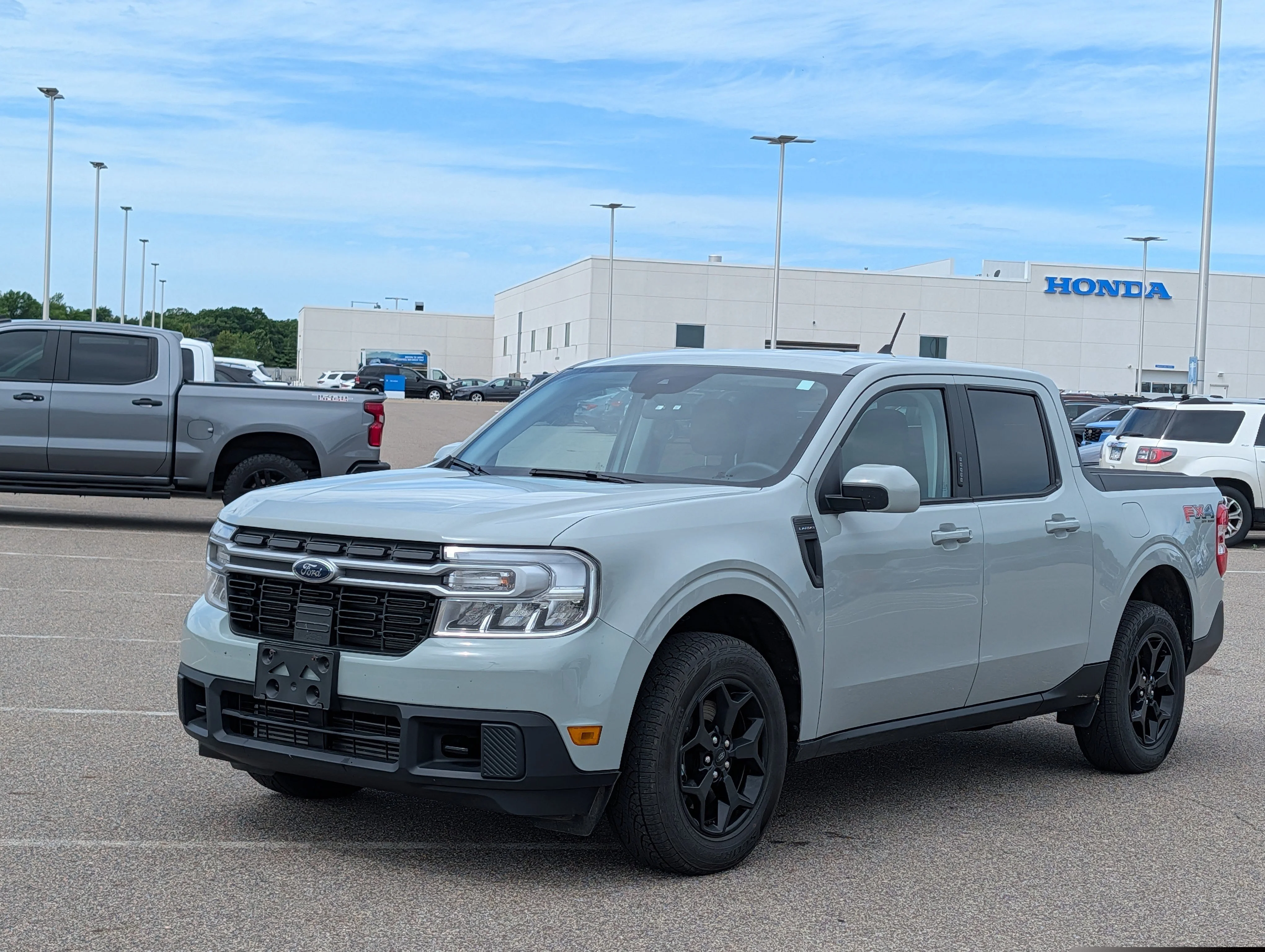 Used 2023 Cactus Gray Ford LARIAT image 2