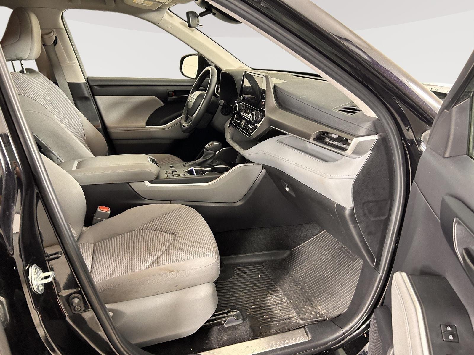 Used 2023 Midnight Black Metallic Toyota LE image 15